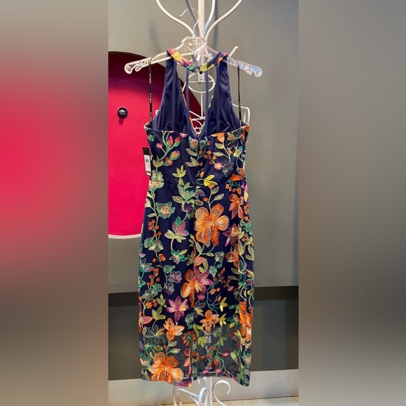 Guess dress-All Flower,very chic on- midi Size 2 can fit size 4 too-New With Tag - Picture 4 of 11